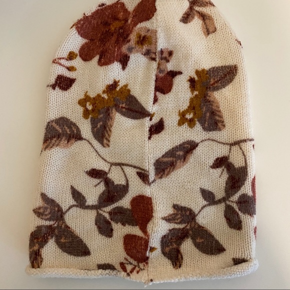 Flower beanie - Picture 2 of 3